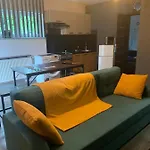 2 4* اوسترافا