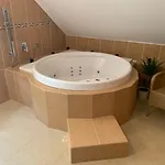 2 اوسترافا