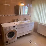 2 بيت ضيافة 4*